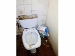 Почему туалет в одной из больниц Кривого Роге выглядит хуже общественного