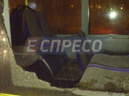 В Киеве пьяный водитель внедорожника врезался в троллейбус