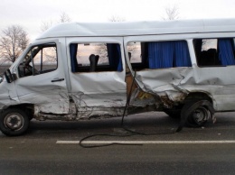 В Иркутской области перевернулась маршрутка с пассажирами, есть пострадавшие