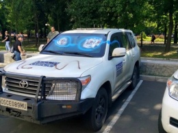 В Донецке сгорели 6 машин наблюдателей ОБСЕ