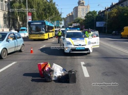 ДТП в Киеве: на Довженко мотоциклист смертельно травмировал пешехода и скрылся. ФОТО