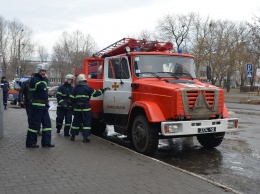 На территории ТРЦ «Магелан» в Николаеве прошли гарнизонные учения спасателей