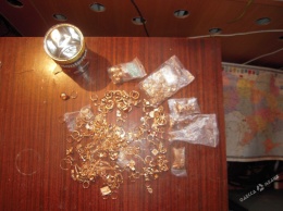 Одесские таможенники изъяли около 1,2 кг золота