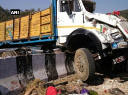 В Индии в результате ДТП с грузовиком погибли 16 человек