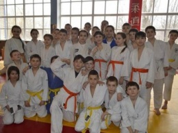 Мирноградские борцы стали первыми на областном чемпионате по дзю-до