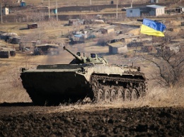 Экстрим на полигоне: как курсантов учат ездить на танках - фото