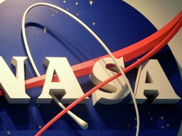 НАСА обещает помочь SpaceX с запуском туристов в полет вокруг Луны