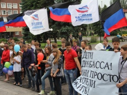 Боевики сгоняют жителей Енакиево и Макеевки на митинг против блокады Донбасса