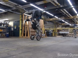 Boston Dynamics показала прыжок робота Handle