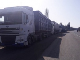 «Из Львова с любовью»: в Полтавской области задержали грузовики с мусором