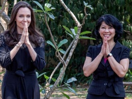 Анджелина Джоли купила имение в Камбодже у бывшего диктатора (ФОТО)