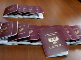 Признание паспортов "ДНР" и "ЛНР" еще больше отдалило от России "граждан" псевдореспублик