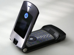 Lenovo вслед за Nokia возродит легендарную «раскладушку» Motorola RAZR V3