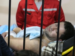 Автомайдановцы заблокировали Насирова в здании суда