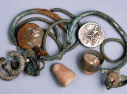 Китайские археологи обнаружили 540 изделий из бронзы возрастом более 2 тысяч лет