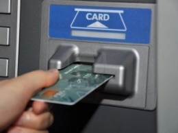 У мужчины с банковской карточки загадочно исчезли деньги (видео)