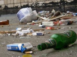 Руководство Кременчуга призывает управляющие кампании сделать подарок женщинам к 8 марта - убрать мусор во дворах
