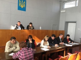 В Запорожской области депутаты Ореховского совета устроили цирк