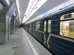 Женщина упала под поезд на станции "Невский проспект" в Петебурге