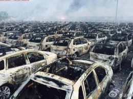 Пожар в Китае уничтожил сотни новых автомобилей