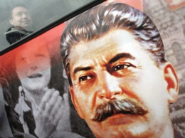 Впервые опубликовано уникальное неофициальное видео похорон Сталина