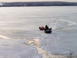Четверо рыбаков провалились под лед на водохранилище под Харьковом