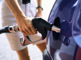 Эксперт: цены на бензин в Украине упадут на 2 грн к концу месяца
