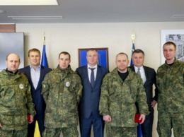 Полицейские, принимавшие участие в конфлике на блокпосту вблизи Славянска, награждены