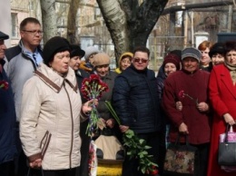 В Бердянске открыли мемориальную доску Михаилу Кипершлаку