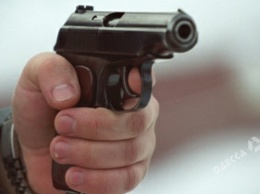 В Одессе рецидивист угнал авто, угрожая владельцу пистолетом