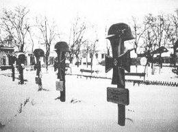 На месте бывшего кладбища в Запорожье асфальт просел в форме гроба (Фото)