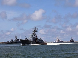 Учения в Крыму: РФ задействует корабль, который воевал с Грузией - фото