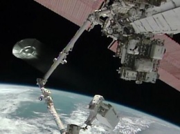 Камеры МКС зафиксировали НЛО на орбите