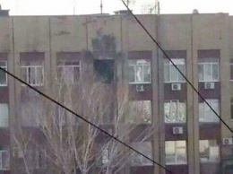Атака воинской части боевиков: прямое попадание в здание бывшей таможни