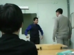 Якутский семиклассник напал на учителя во время урока