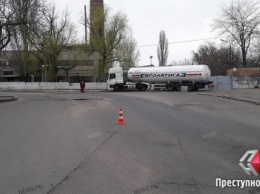 В Николаеве во время закачки газа в цистерну на заправке возникла аварийная ситуация (ФОТО)