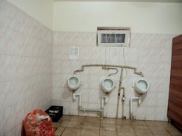 Арабский шейх едва не лишился чувств в привокзальном туалете Астаны