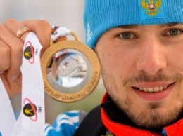 Флаг, с которым Шипулин финишировал на ЧМ по биатлону, продали за 165 тыс руб