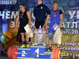 Тяжелоатлеты из Бахмута стали одними из лучших на юниорском чемпионате Украины