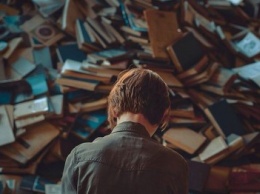 Заброшенная библиотека: в Киеве просят забрать книги
