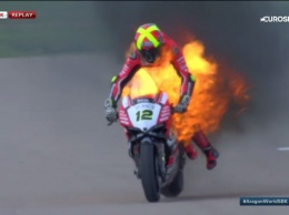 WSBK: Ducati Чави Фореса выгорел дотла из-за проблем с выхлопной системой