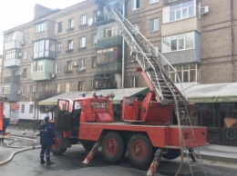 В центре Запорожья сгорела квартира и досталось кафе (Фото)