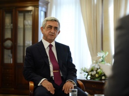 Во время парламентских выборов в Армении электронная техника не распознала отпечатки пальцев президента Сержа Саргсяна