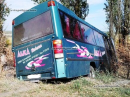 ДТП на Винничине: житель Молдовы на Opel Vectra протаранил автобус. ФОТО