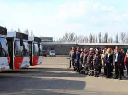 Метинвест закупил пять автобусов для перевозки работников Центрального ГОКа