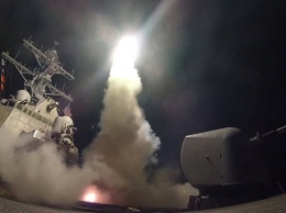 США нанесли ракетный удар по сирийской авиабазе, есть жертвы