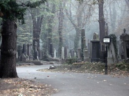 На запорожские кладбища не пускают частный транспорт