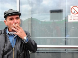 В Запорожской области коммунальщиков уполномочили штрафовать курильщиков