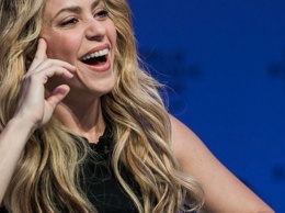Певица Shakira выпустила интригующий клип «DeJa Vue»