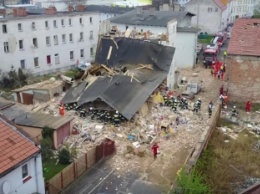 Под завалами взорвавшегося в Польше дома нашли еще два тела [видео]